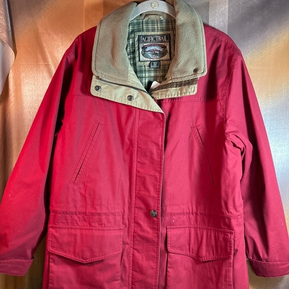 Pacific trail winter jacket. Size small. 44” chest. 211